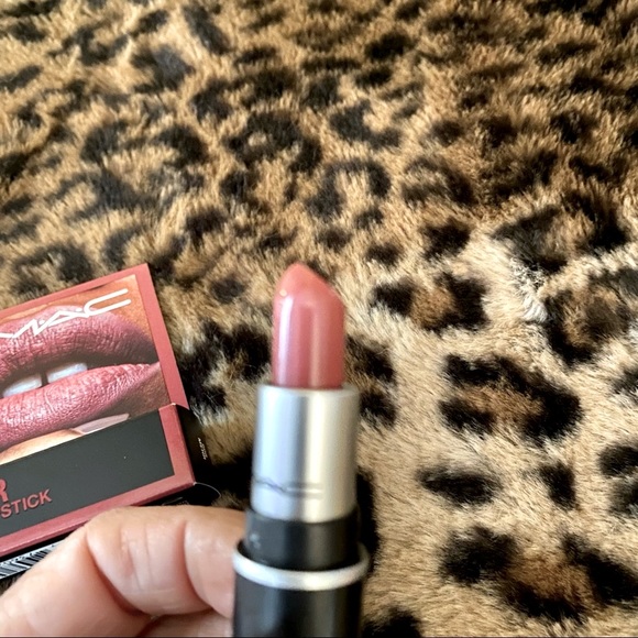 Ipsy five (5) piece beauty bundle - Picture 7 of 11